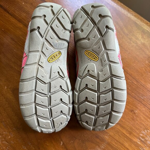KEEN Chandler CNX Hiking Shoe | Kids Girls size 3 | Drizzle/Dubarry pink - Picture 3 of 9